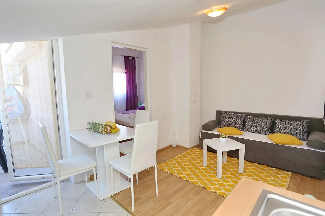 Apartments Marinovic Zadar 0*,